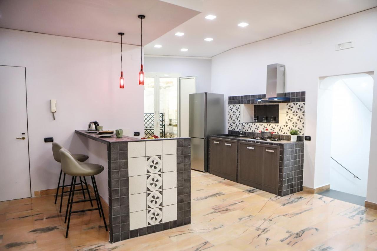 Modern Apartment At Piazza Del Gesu' By Wonderful Italy نابولي المظهر الخارجي الصورة