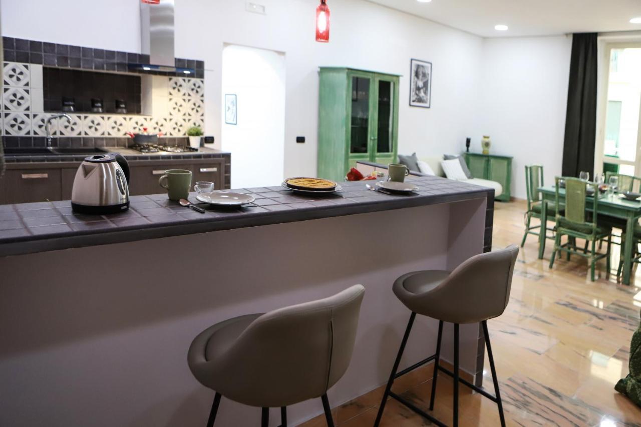 Modern Apartment At Piazza Del Gesu' By Wonderful Italy نابولي المظهر الخارجي الصورة