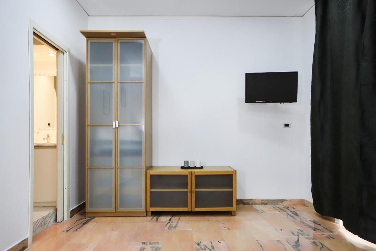 Modern Apartment At Piazza Del Gesu' By Wonderful Italy نابولي المظهر الخارجي الصورة